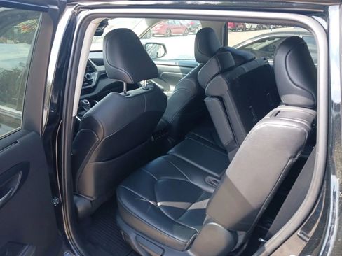 Used 2021 Toyota Highlander XLE image 5