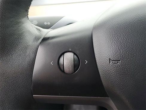 Used 2021 Tesla Model 3 Long Range image 12