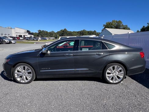 Used 2018 Chevrolet Impala Premier w/ Premier Convenience Package FWD image 2