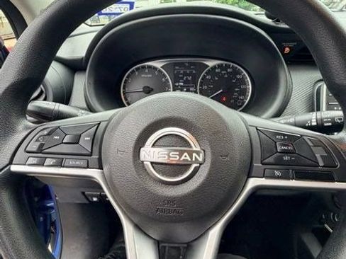 Used 2022 Nissan Kicks S FWD image 3