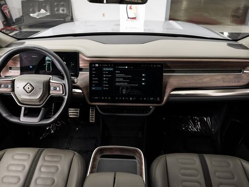 Used 2022 Rivian R1T Launch Edition image 21