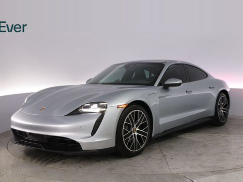 Used 2022 Porsche Taycan RWD image 2