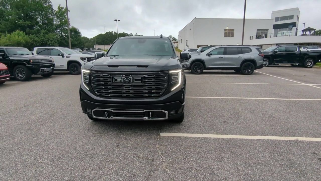 Used 2026 GMC Sierra 1500 Denali Ultimate AWD/4WD image 3
