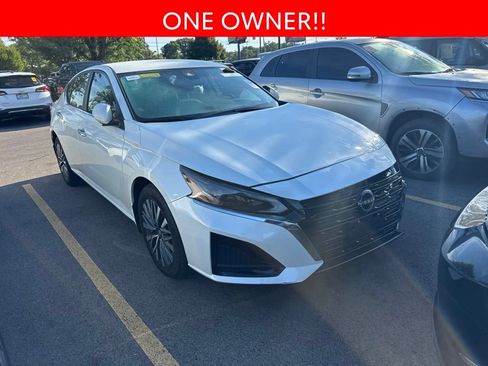 Used 2023 Nissan Altima 2.5 SV AWD/4WD image 3