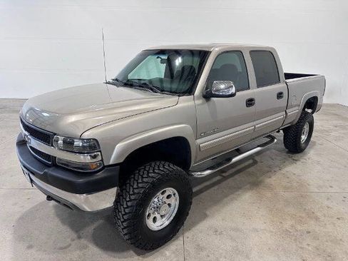 Used 2002 Chevrolet Silverado 2500 LS AWD/4WD image 2