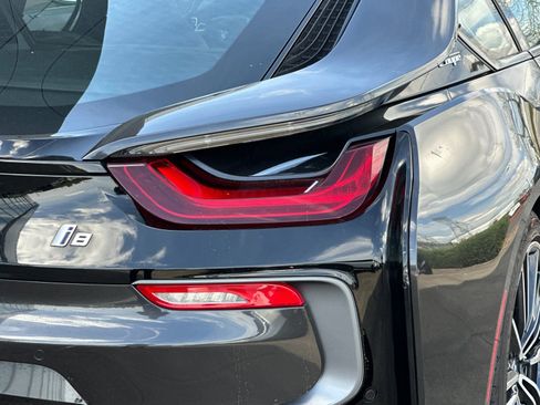 Used 2019 BMW i8 Coupe image 20