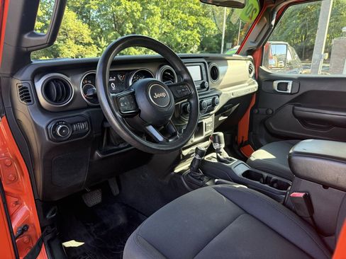 Used 2018 Jeep Wrangler Unlimited Sport AWD/4WD image 10