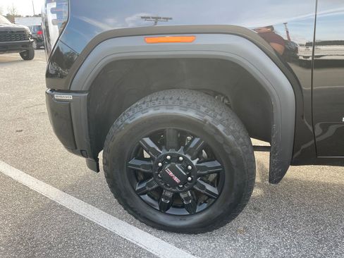 Used 2024 GMC Sierra 2500 AT4 w/ AT4 Preferred Package image 13