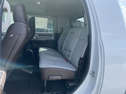 New 2026 RAM 2500 Laramie AWD/4WD image 25
