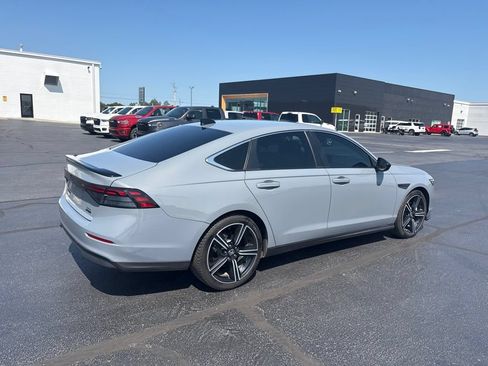 Used 2023 Honda Accord Sport image 10