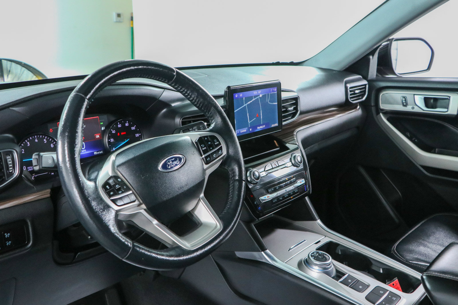 Used 2023 Ford Explorer Limited RWD image 22