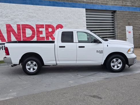 Used 2024 RAM 1500 Classic SLT AWD/4WD image 8