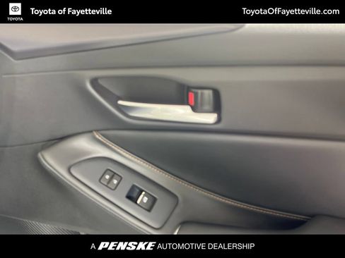 Used 2022 Toyota Avalon XSE FWD image 13