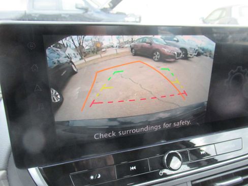 Used 2024 Nissan Altima 2.5 SV w/ SV Premium Package image 32