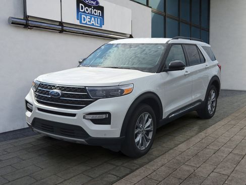 Used 2023 Ford Explorer XLT w/ Equipment Group 202A AWD/4WD image 7