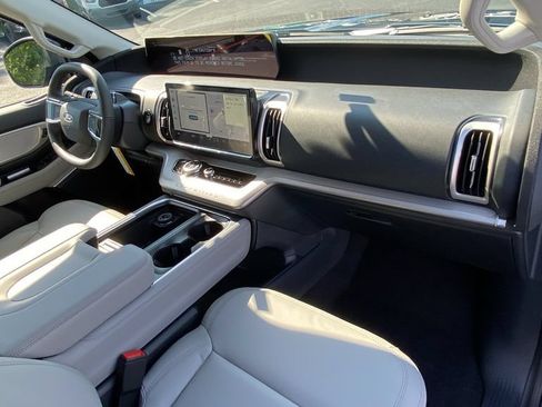 New 2027 Ford Expedition Active AWD/4WD image 13