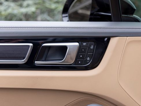 Certified 2023 Porsche Cayenne GTS AWD/4WD image 25