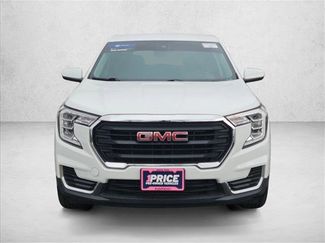 Used 2024 GMC Terrain SLE video 2