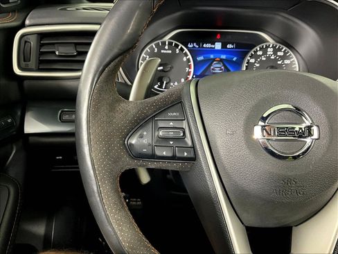 Used 2019 Nissan Maxima SR w/ Premium Package FWD image 11