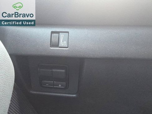 Used 2025 Chevrolet Colorado ZR2 w/ Technology Package AWD/4WD image 17