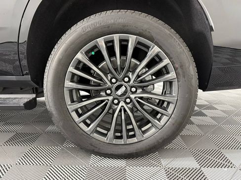 Used 2026 Cadillac Escalade Platinum Sport w/ LPO, Floor Liner Package AWD/4WD image 16