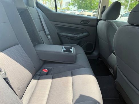 Used 2024 Nissan Altima 2.5 SV FWD image 10