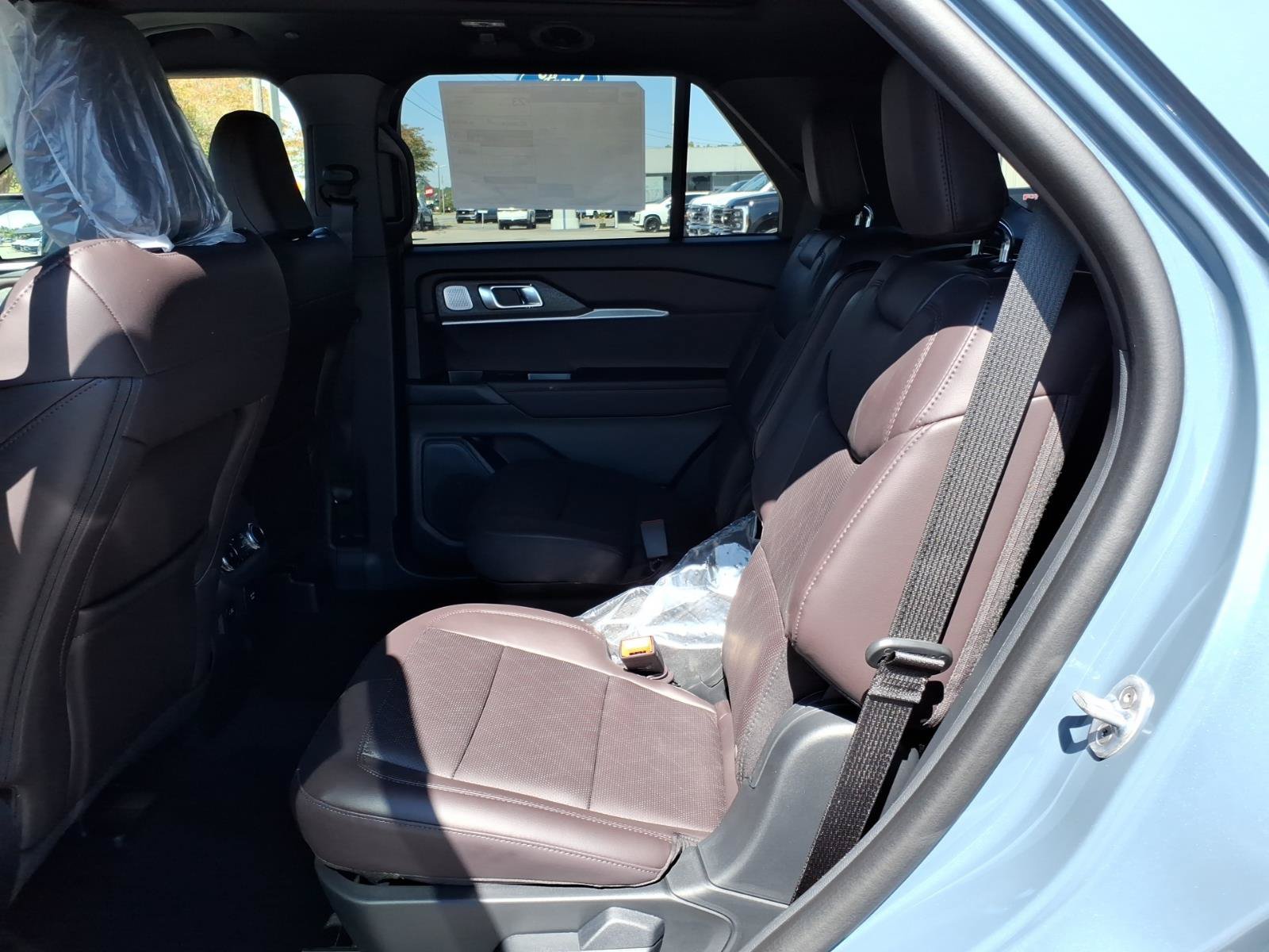 New 2027 Ford Explorer Platinum RWD image 10