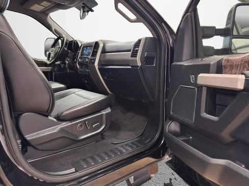 Used 2019 Ford F250 Lariat image 27