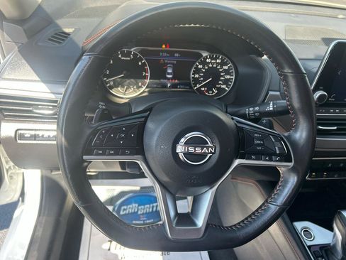 Used 2023 Nissan Altima 2.5 SR FWD image 12