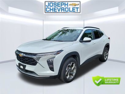 Used 2025 Chevrolet Trax LT