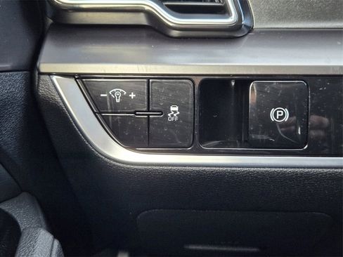 Certified 2024 Kia Sportage EX image 22