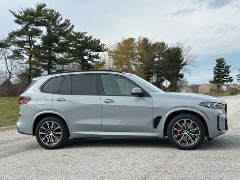 Certified 2025 BMW X5 xDrive40i w/ M Sport Package image 8
