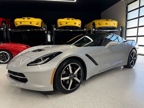 Used 2015 Chevrolet Corvette Stingray Coupe w/ 2LT Preferred Equipment Group RWD image 4