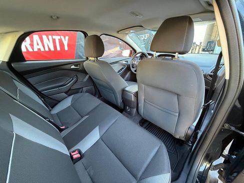 Used 2014 Ford Focus SE w/ SE Winter Package FWD image 14