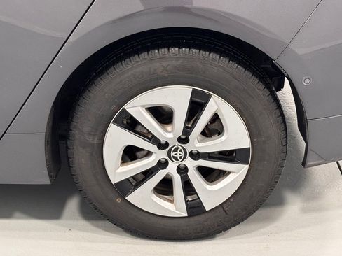Used 2018 Toyota Prius image 31