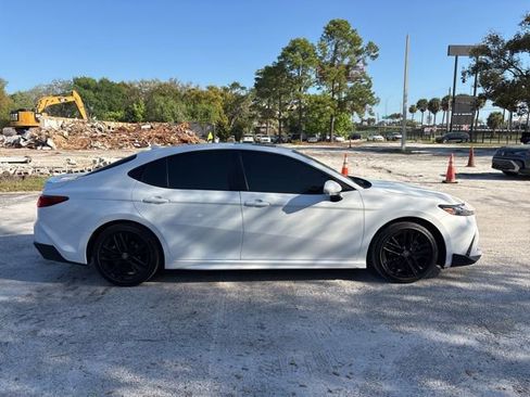 Used 2025 Toyota Camry SE w/ Multimedia Upgrade Package image 17