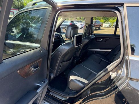 Used 2010 Mercedes-Benz GLK 350 2WD image 16