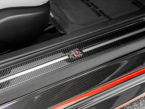 Used 2009 Nissan GT-R Premium image 36