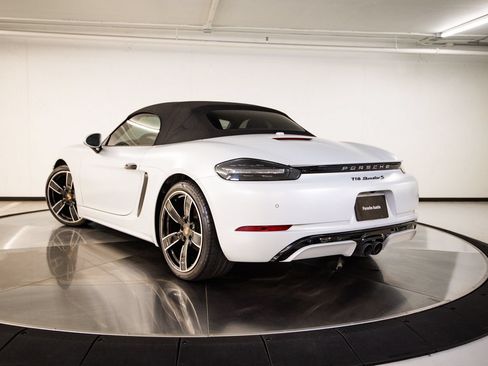 Certified 2024 Porsche 718 Boxster S RWD image 3