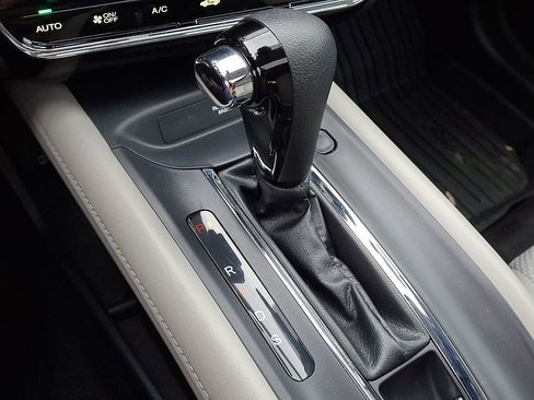 Used 2022 Honda HR-V EX image 17