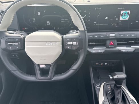 Used 2025 Kia K4 GT-Line image 11