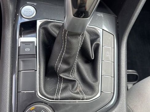 Used 2022 Volkswagen Tiguan S image 12