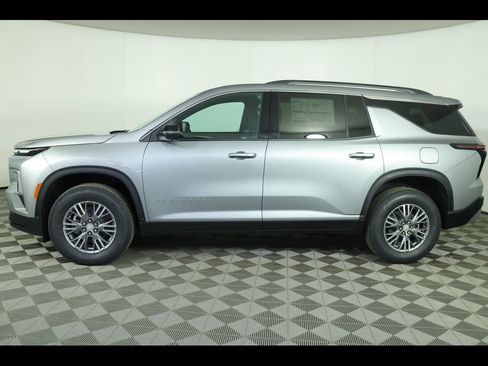 New 2026 Chevrolet Traverse LT w/ Driver Confidence Package image 14