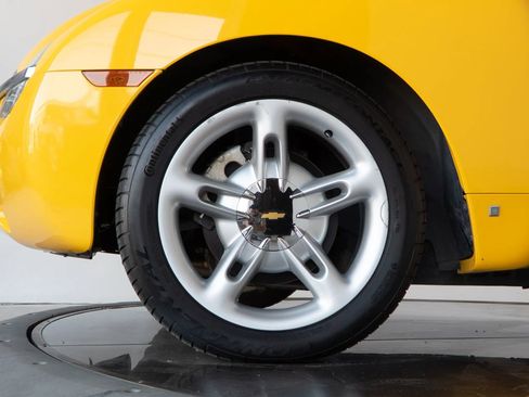 Used 2006 Chevrolet SSR w/ Preferred Equipment Group RWD image 18