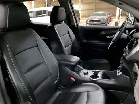 Used 2024 GMC Terrain SLT image 7