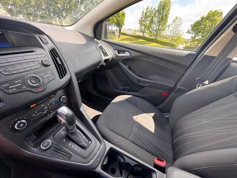 Used 2016 Ford Focus SE FWD image 26