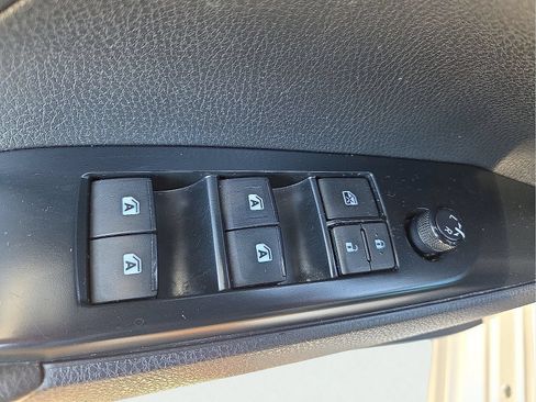 Used 2018 Toyota Camry SE w/ Audio Package FWD image 15