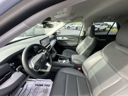 New 2026 Ford Explorer Active RWD image 10