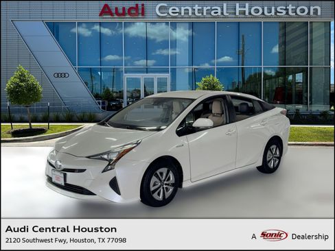Used 2018 Toyota Prius Four image 1