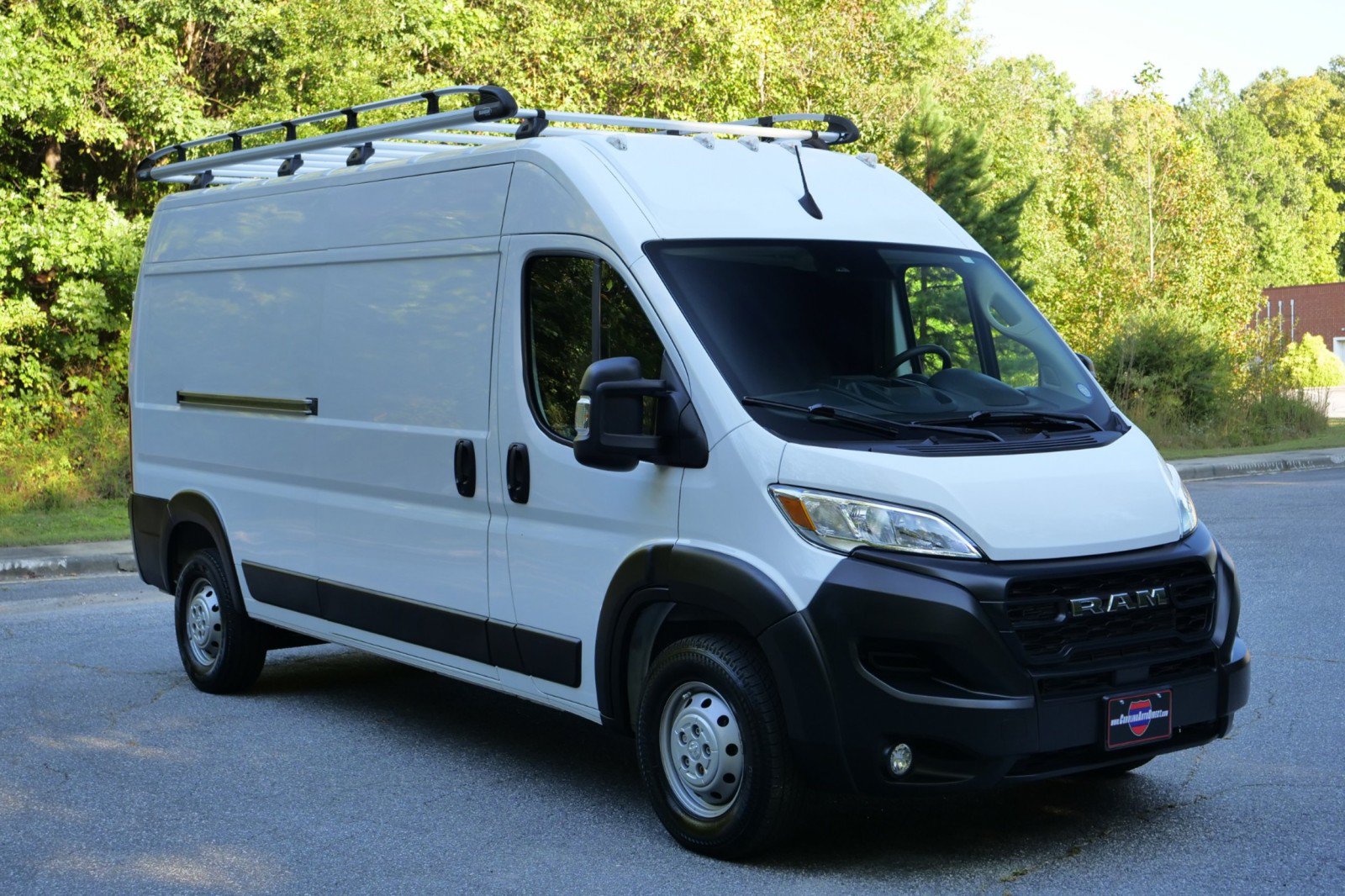 Used 2023 RAM ProMaster 2500 w/ Convenience Group FWD image 4